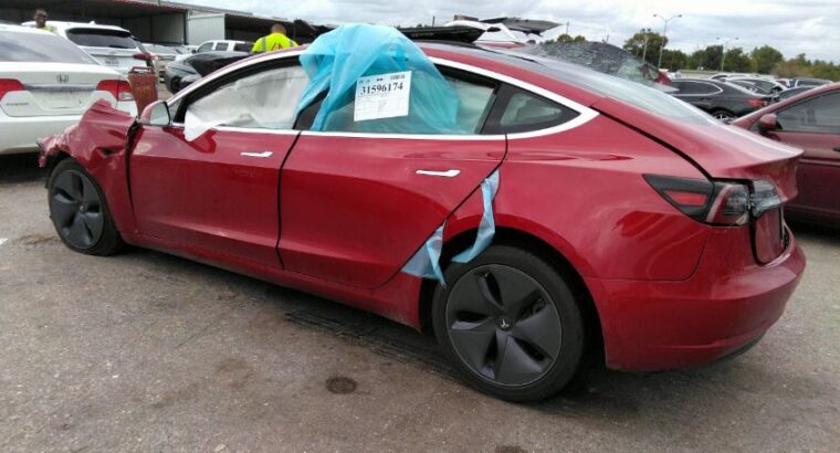 Разборка Tesla Model 3 б/в запчастини Тесла Модел 3 від постачальника