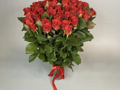 Велична троянда — ідеальний вибір для будь-якої події!